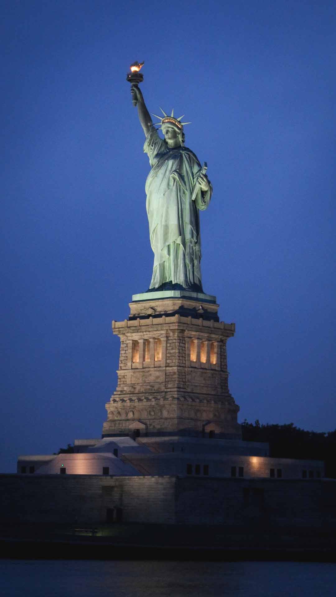 Photography - Statue of Liberty at Night