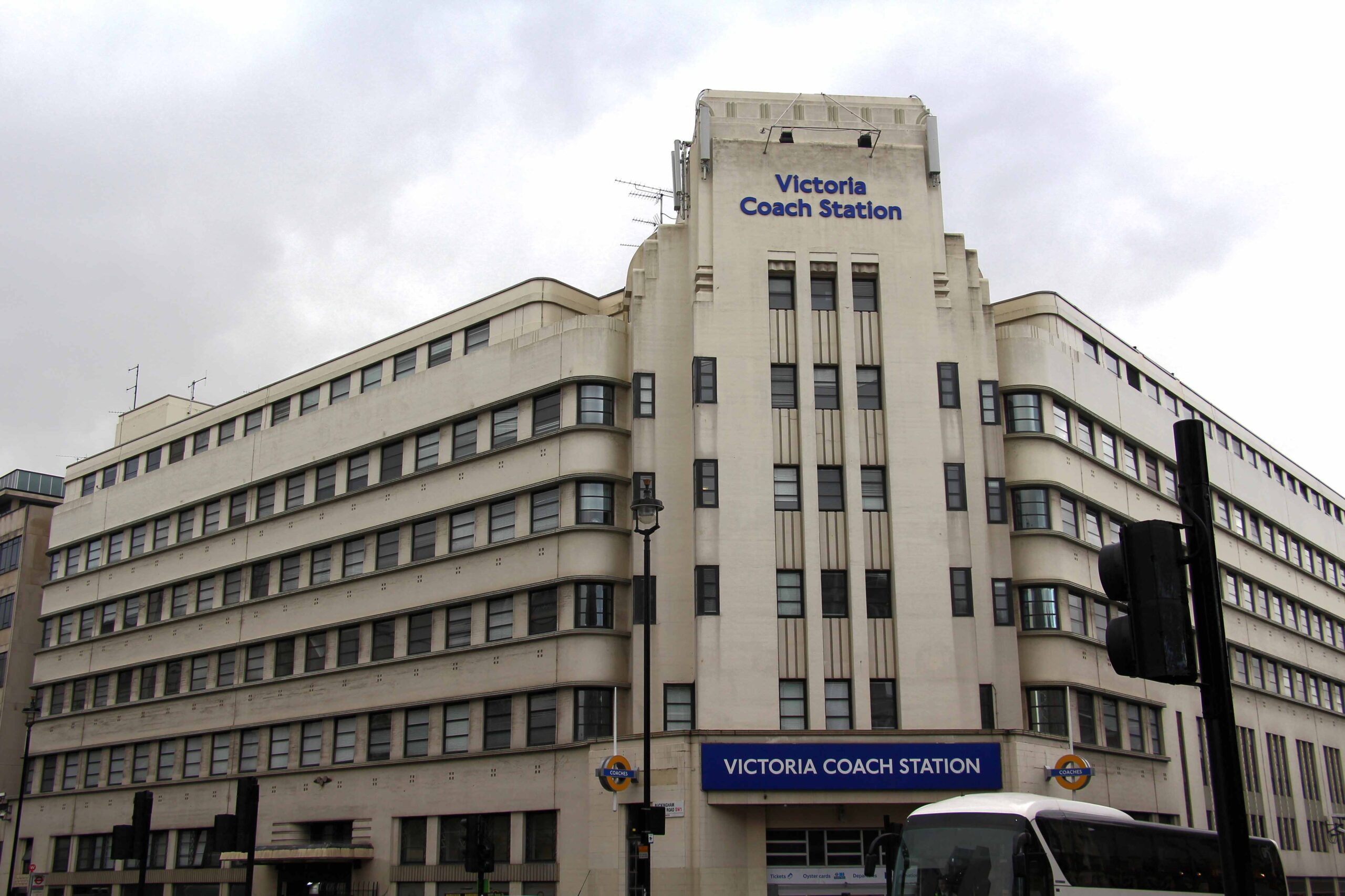 Victoria Coach Station - Highclere Castle Tours from London